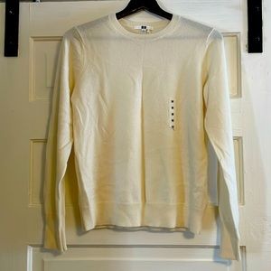 BRAND NEW Uniqlo crew neck sweater, 100% cashmere, cream (women’s size medium)